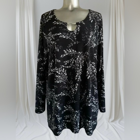 💟➕size Printed Long Sleeve  Top - Picture 3 of 15